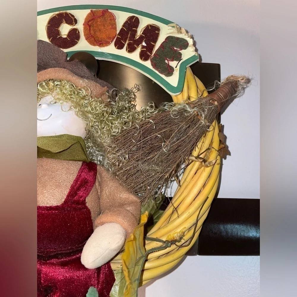 NWT HANDCRAFTED BY ME DOC L “WELCOME” FALL HARVEST SCARECROW DECORATION!